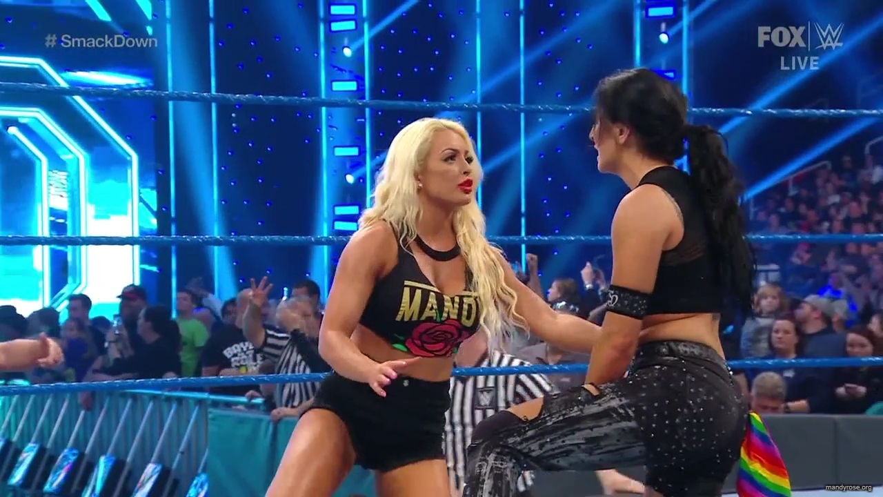 WWE_Friday_Night_SmackDown_2020_01_17_720p_HDTV_x264-NWCHD_mp40289.jpg