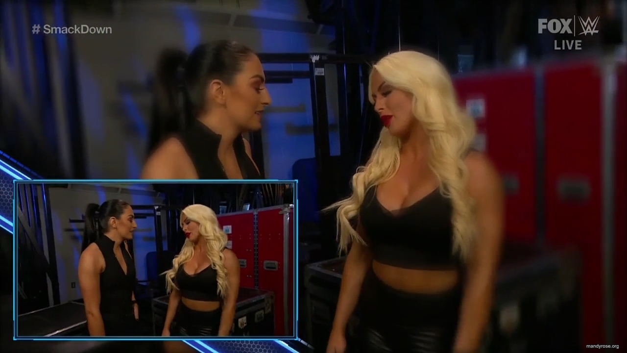 WWE_Friday_Night_SmackDown_2020_01_24_720p_HDTV_x264-NWCHD_mp40441.jpg