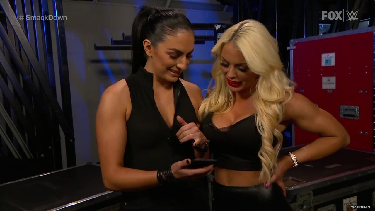 WWE_Friday_Night_SmackDown_2020_01_24_720p_HDTV_x264-NWCHD_mp40461.jpg