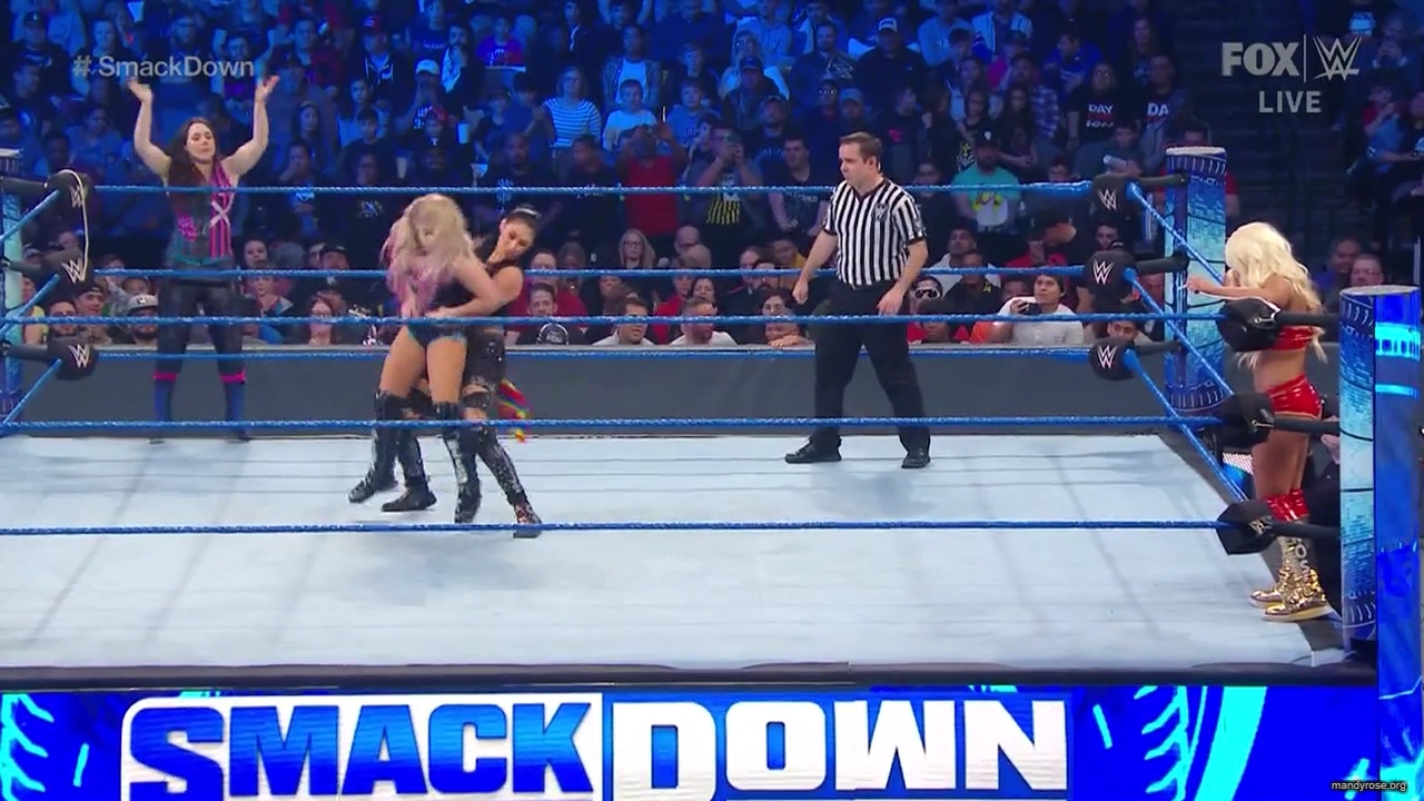 WWE_Friday_Night_SmackDown_2020_01_24_720p_HDTV_x264-NWCHD_mp40485.jpg