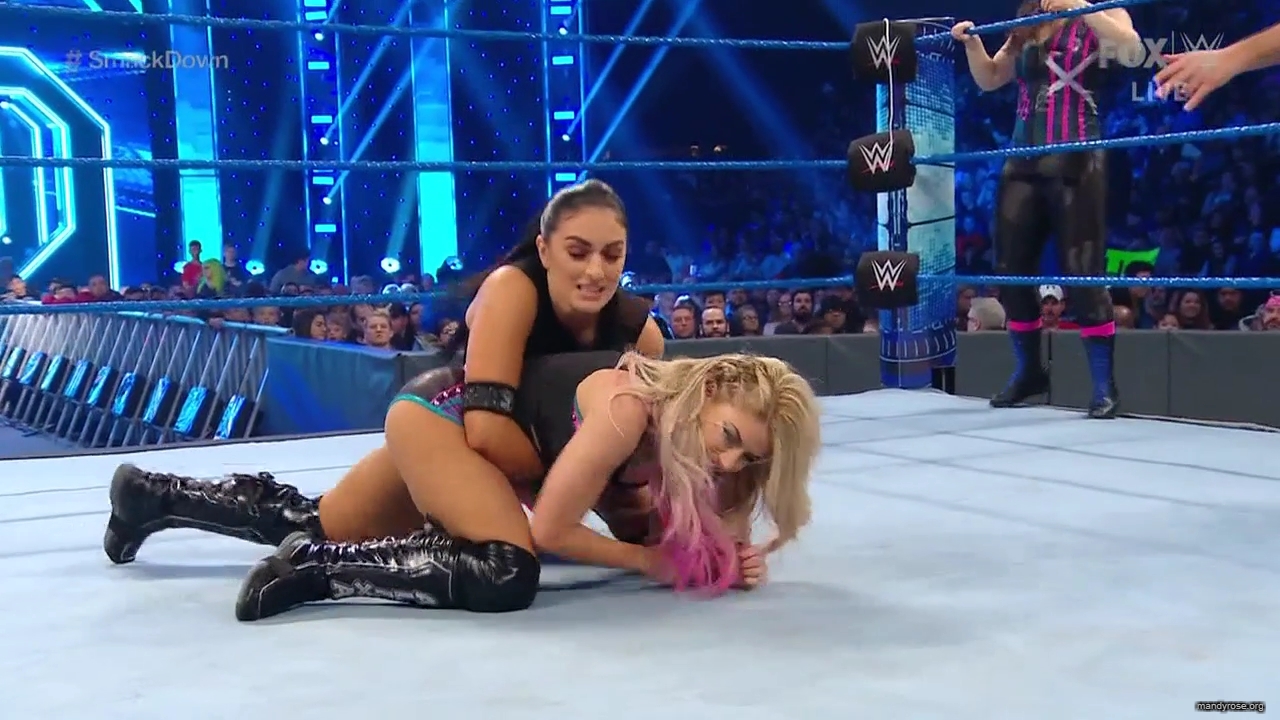 WWE_Friday_Night_SmackDown_2020_01_24_720p_HDTV_x264-NWCHD_mp40487.jpg