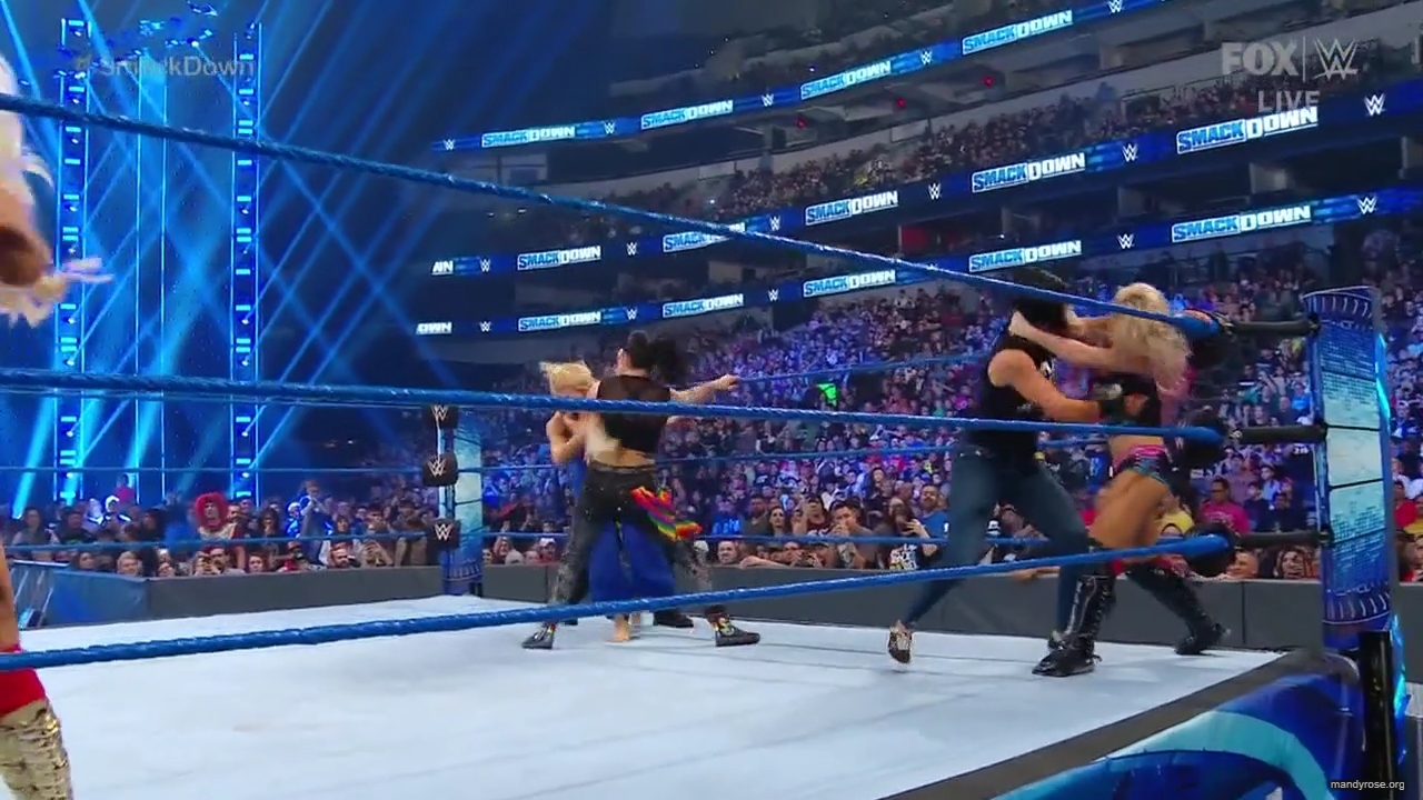 WWE_Friday_Night_SmackDown_2020_01_24_720p_HDTV_x264-NWCHD_mp40502.jpg