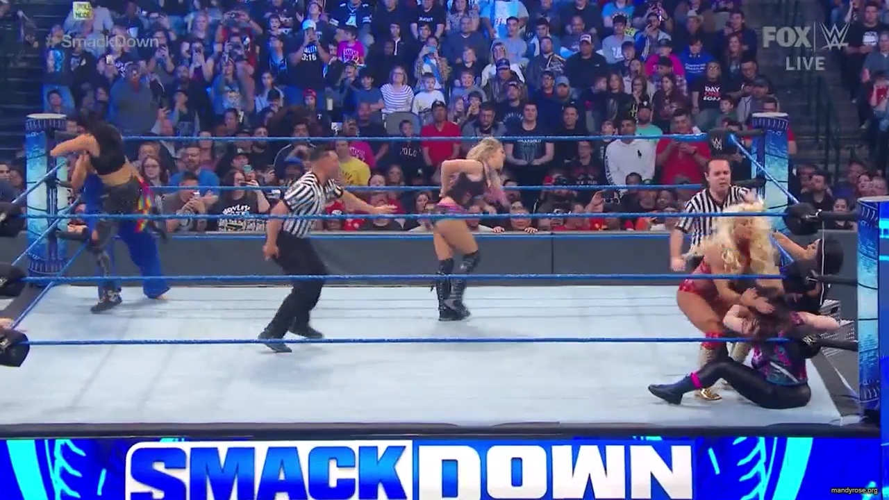 WWE_Friday_Night_SmackDown_2020_01_24_720p_HDTV_x264-NWCHD_mp40507.jpg