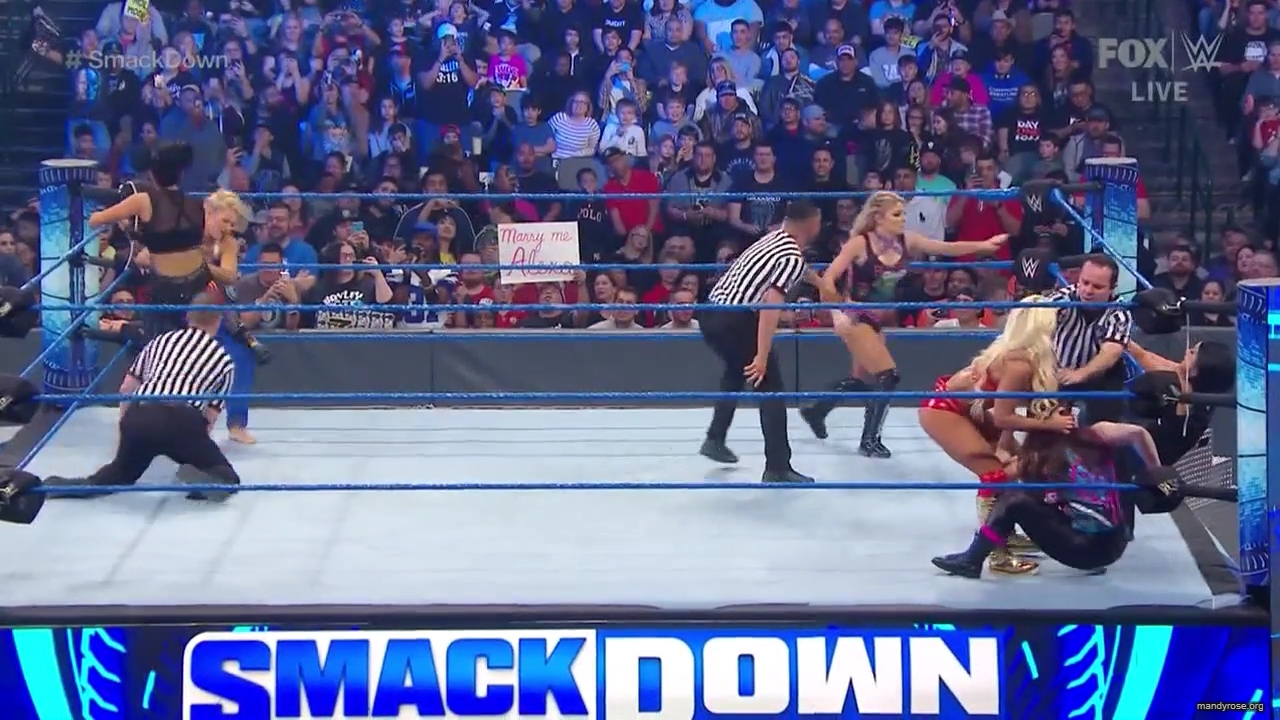 WWE_Friday_Night_SmackDown_2020_01_24_720p_HDTV_x264-NWCHD_mp40508.jpg