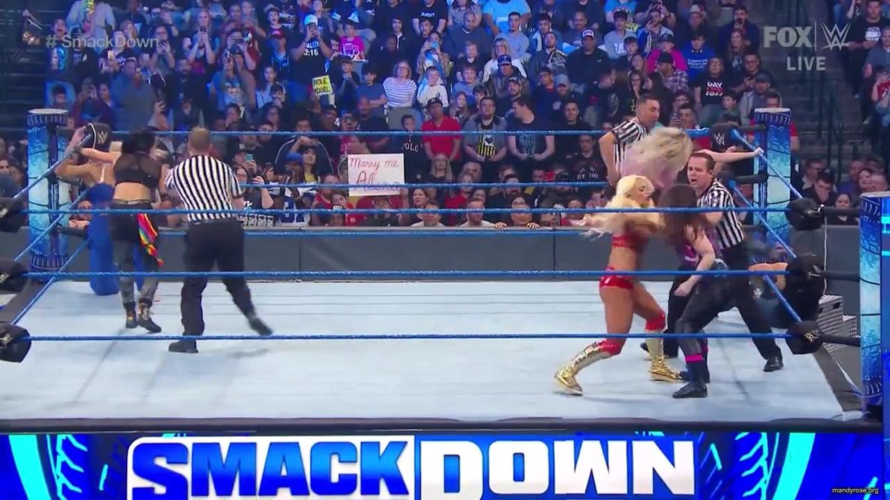 WWE_Friday_Night_SmackDown_2020_01_24_720p_HDTV_x264-NWCHD_mp40509.jpg