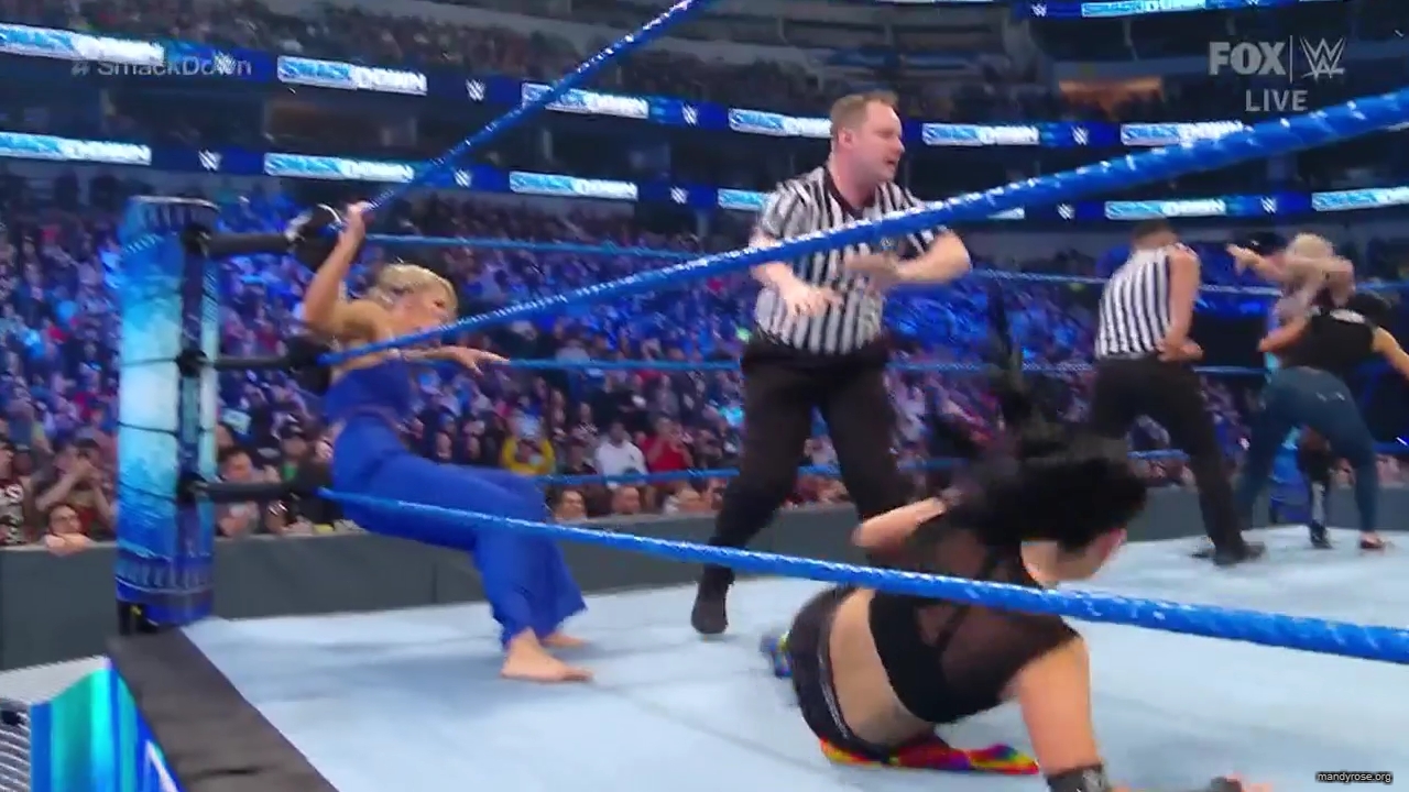 WWE_Friday_Night_SmackDown_2020_01_24_720p_HDTV_x264-NWCHD_mp40513.jpg