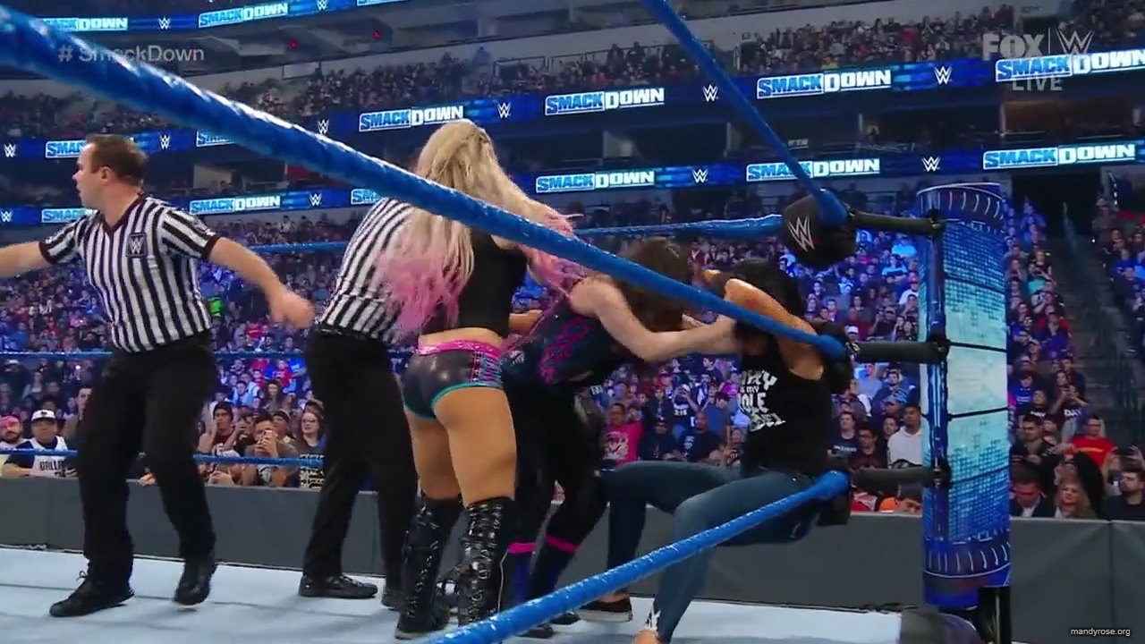 WWE_Friday_Night_SmackDown_2020_01_24_720p_HDTV_x264-NWCHD_mp40522.jpg