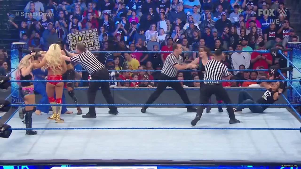 WWE_Friday_Night_SmackDown_2020_01_24_720p_HDTV_x264-NWCHD_mp40530.jpg