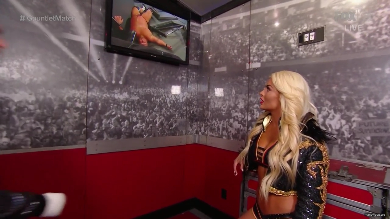 WWE_Friday_Night_SmackDown_2020_03_06_720p_HDTV_x264-NWCHD_mp41394.jpg