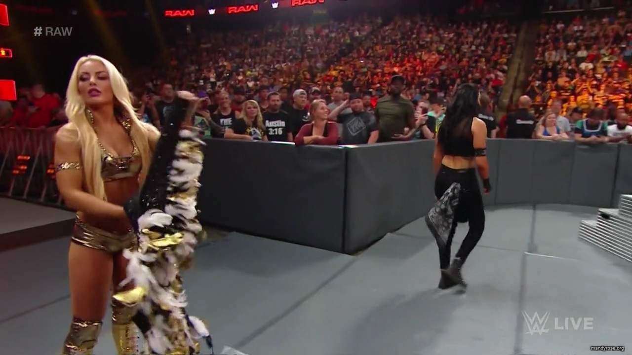 WWE_Monday_Night_RAW_2019_08_19_720p_HDTV_x264-KYR_mkv1688.jpg