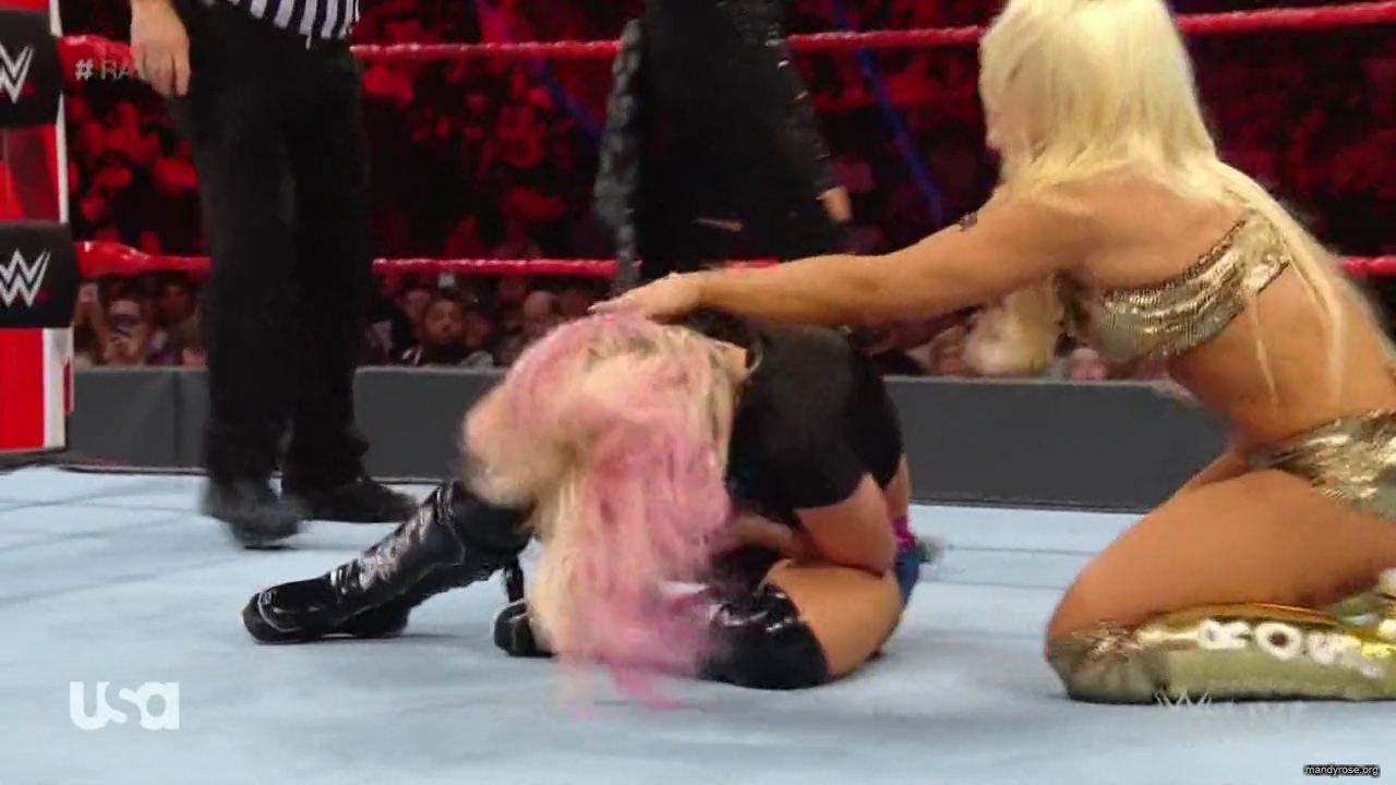 WWE_Monday_Night_RAW_2019_08_19_720p_HDTV_x264-KYR_mkv1775.jpg