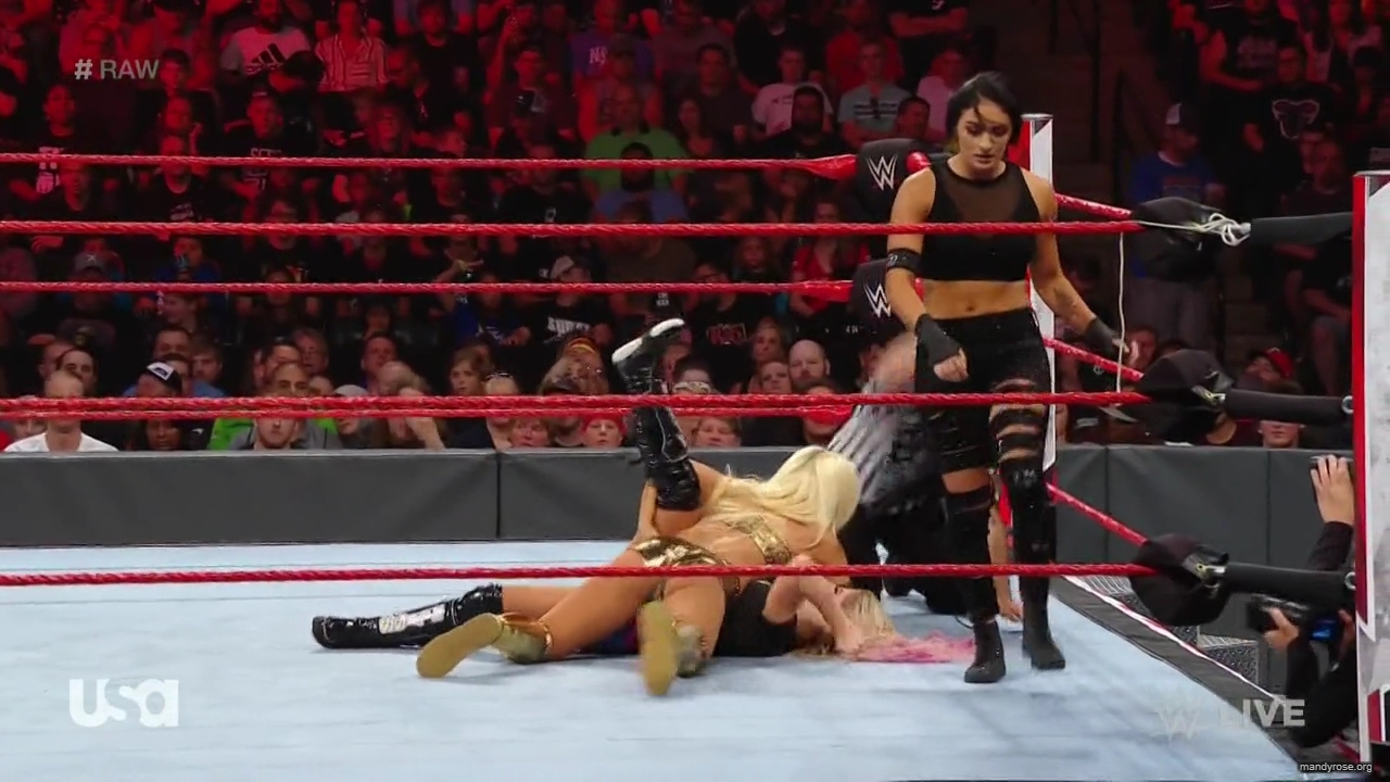 WWE_Monday_Night_RAW_2019_08_19_720p_HDTV_x264-KYR_mkv1777.jpg