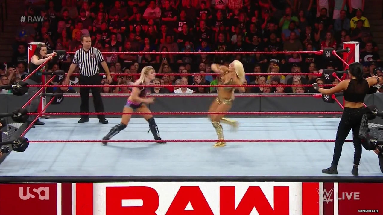 WWE_Monday_Night_RAW_2019_08_19_720p_HDTV_x264-KYR_mkv1810.jpg