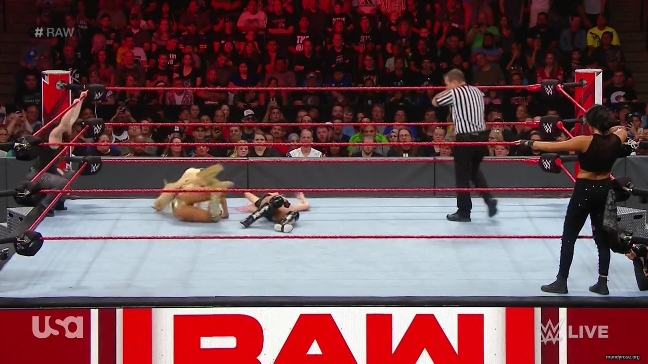 WWE_Monday_Night_RAW_2019_08_19_720p_HDTV_x264-KYR_mkv1816.jpg