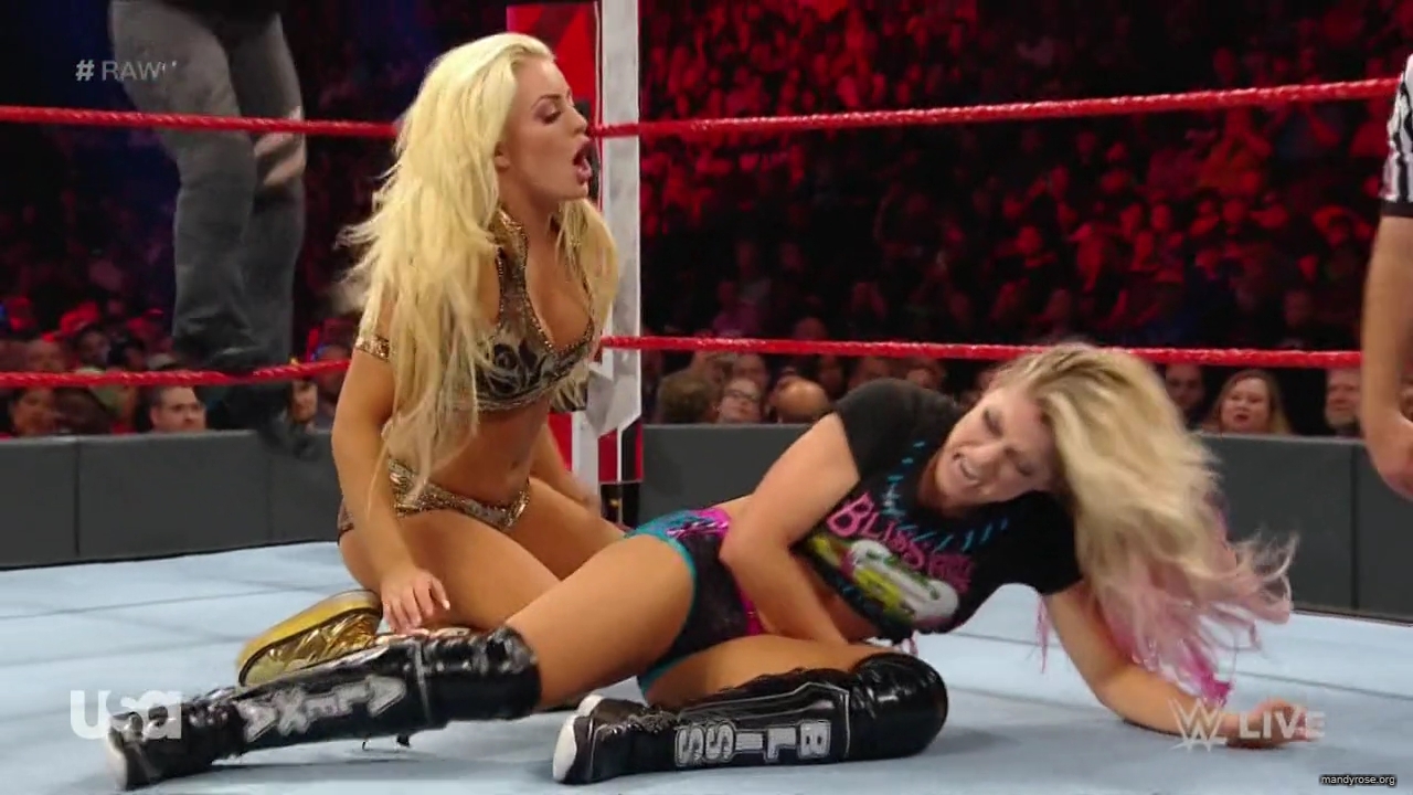 WWE_Monday_Night_RAW_2019_08_19_720p_HDTV_x264-KYR_mkv1820.jpg
