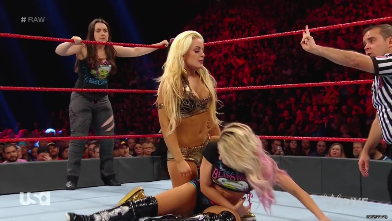 WWE_Monday_Night_RAW_2019_08_19_720p_HDTV_x264-KYR_mkv1822.jpg