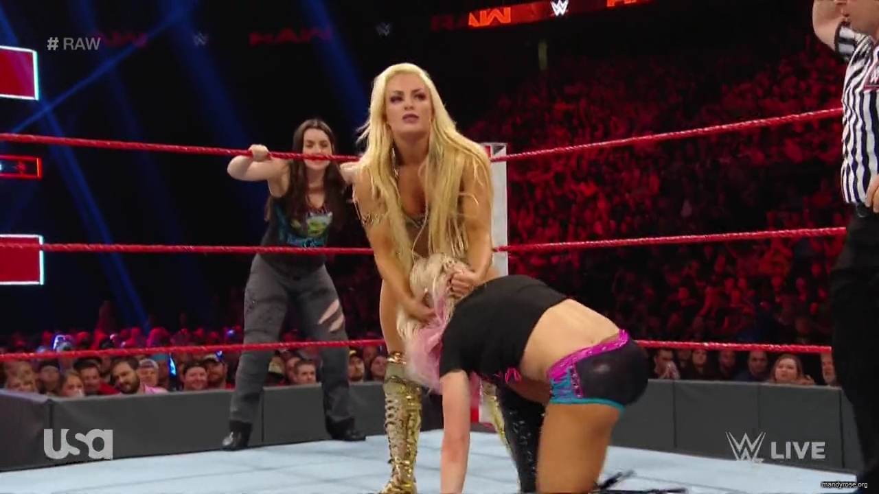 WWE_Monday_Night_RAW_2019_08_19_720p_HDTV_x264-KYR_mkv1824.jpg