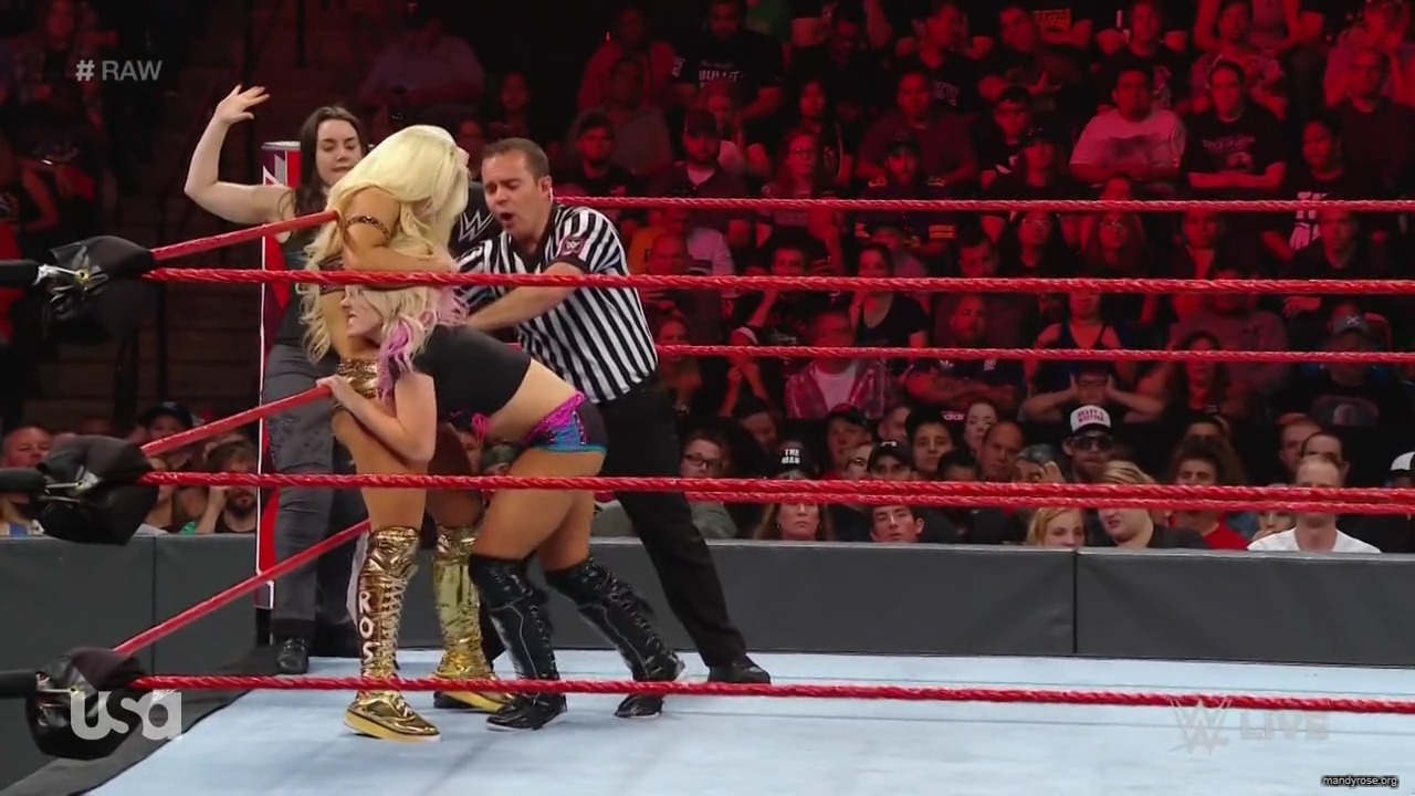 WWE_Monday_Night_RAW_2019_08_19_720p_HDTV_x264-KYR_mkv1829.jpg