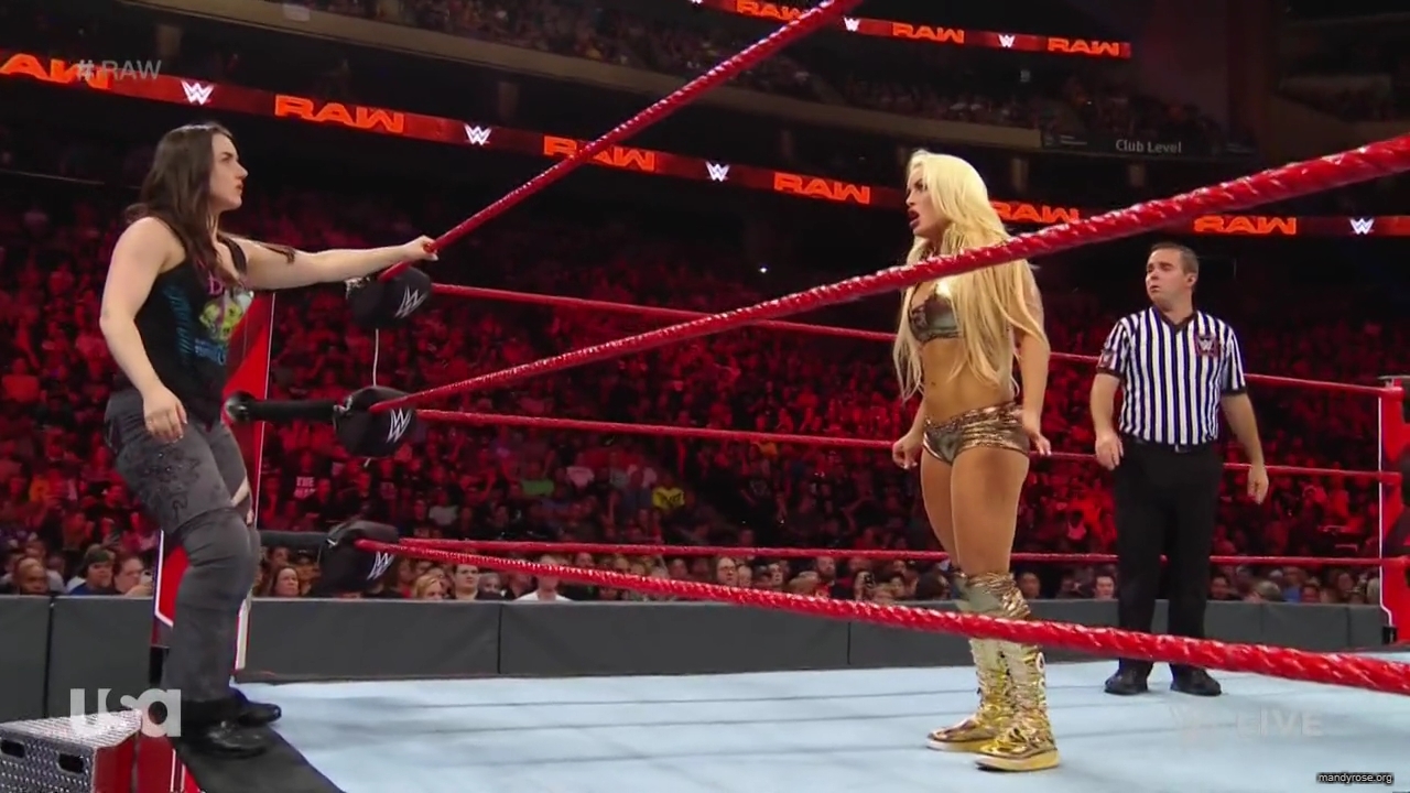 WWE_Monday_Night_RAW_2019_08_19_720p_HDTV_x264-KYR_mkv1835.jpg