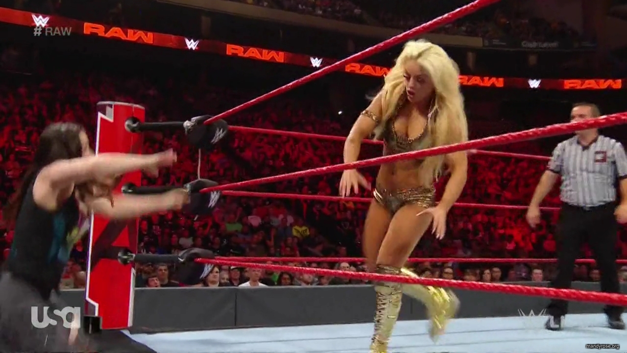 WWE_Monday_Night_RAW_2019_08_19_720p_HDTV_x264-KYR_mkv1836.jpg