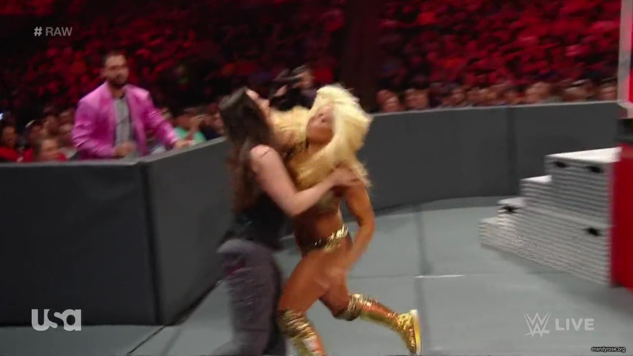 WWE_Monday_Night_RAW_2019_08_19_720p_HDTV_x264-KYR_mkv1838.jpg