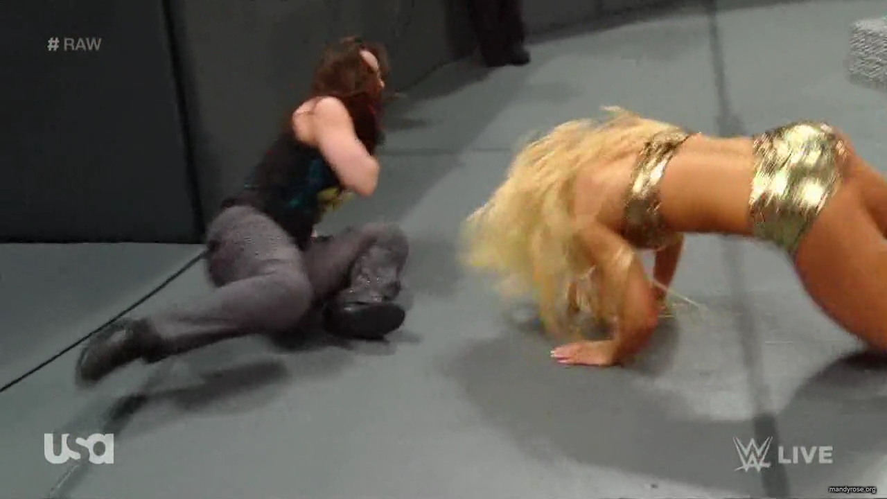 WWE_Monday_Night_RAW_2019_08_19_720p_HDTV_x264-KYR_mkv1843.jpg
