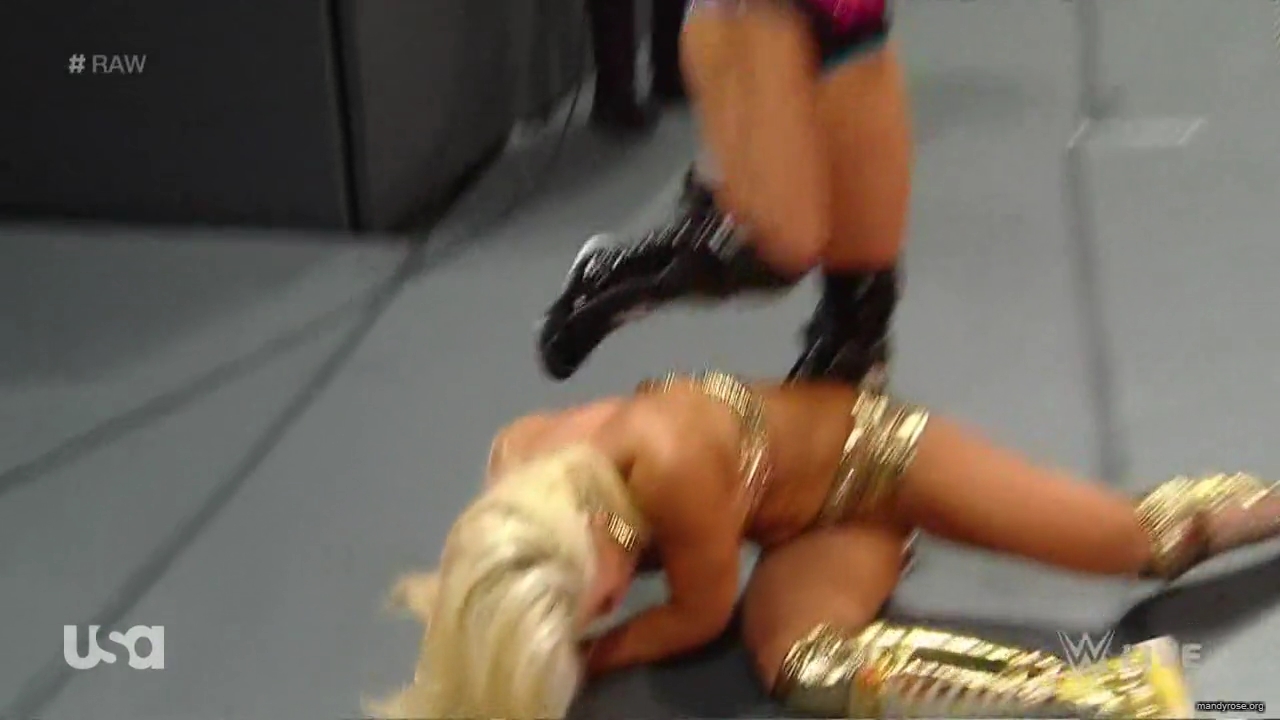 WWE_Monday_Night_RAW_2019_08_19_720p_HDTV_x264-KYR_mkv1848.jpg