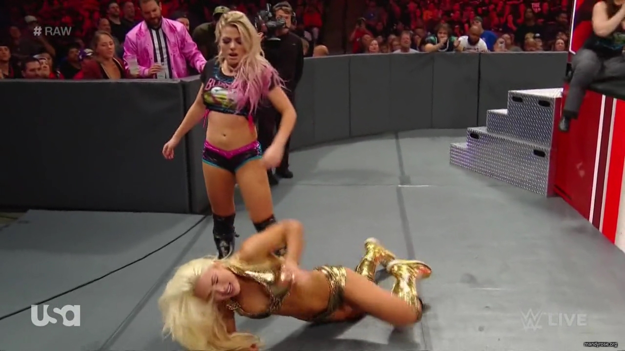 WWE_Monday_Night_RAW_2019_08_19_720p_HDTV_x264-KYR_mkv1849.jpg