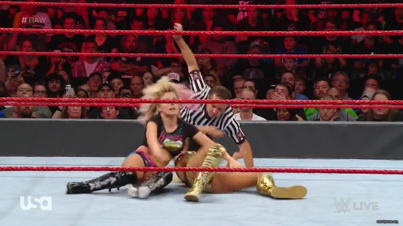 WWE_Monday_Night_RAW_2019_08_19_720p_HDTV_x264-KYR_mkv1859.jpg