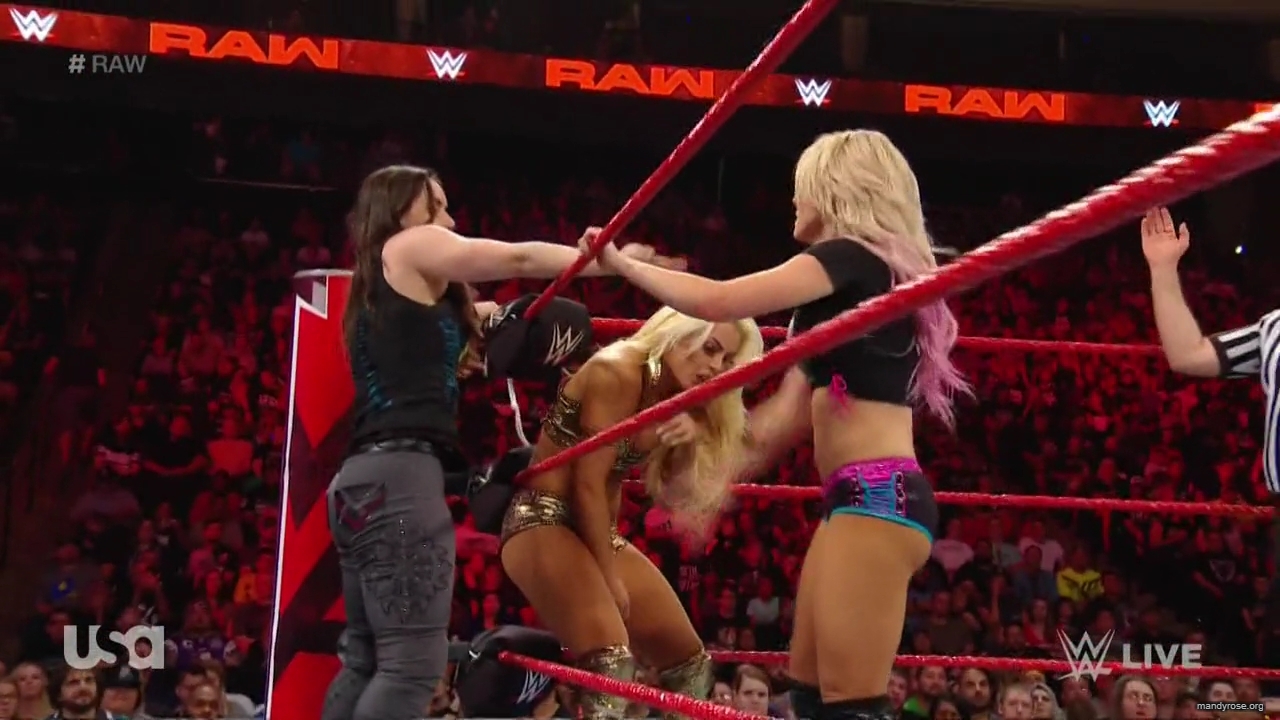 WWE_Monday_Night_RAW_2019_08_19_720p_HDTV_x264-KYR_mkv1868.jpg