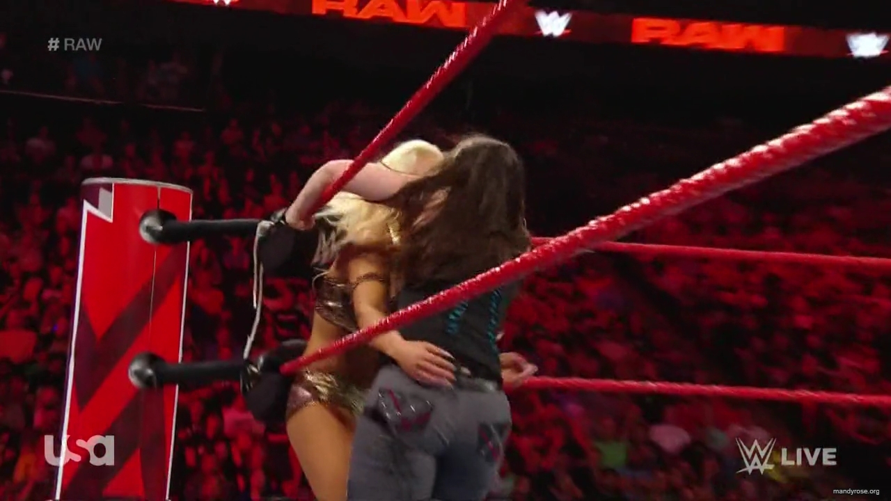 WWE_Monday_Night_RAW_2019_08_19_720p_HDTV_x264-KYR_mkv1873.jpg