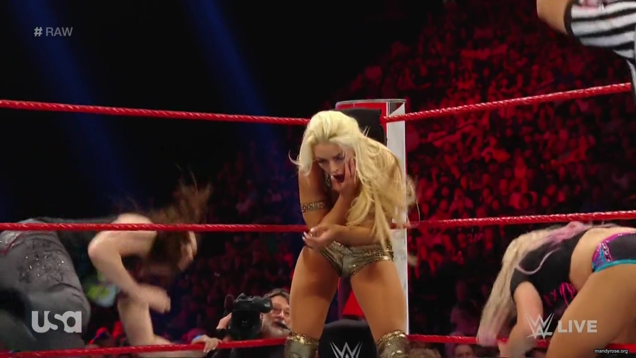 WWE_Monday_Night_RAW_2019_08_19_720p_HDTV_x264-KYR_mkv1877.jpg