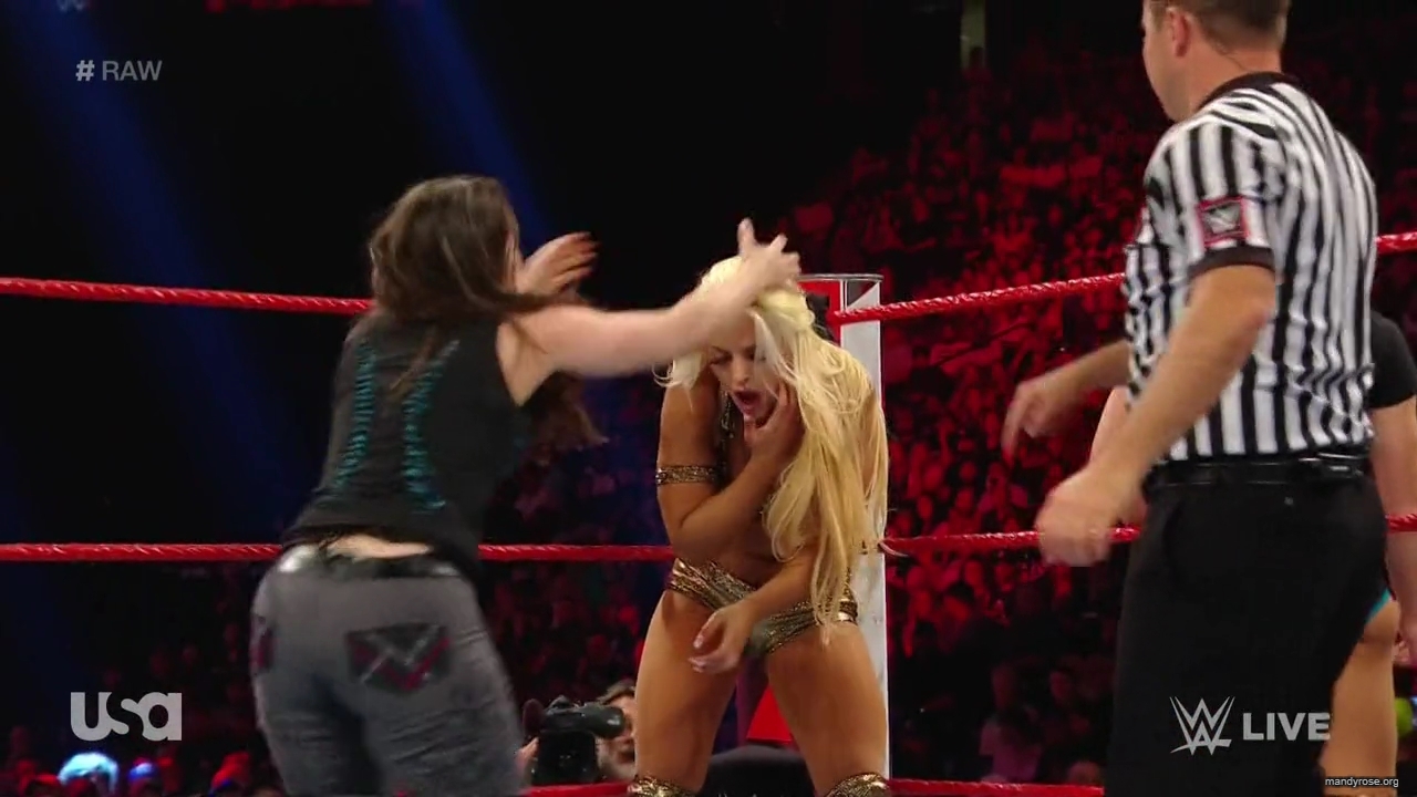 WWE_Monday_Night_RAW_2019_08_19_720p_HDTV_x264-KYR_mkv1878.jpg