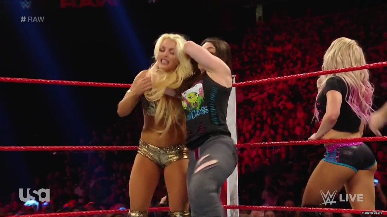 WWE_Monday_Night_RAW_2019_08_19_720p_HDTV_x264-KYR_mkv1879.jpg