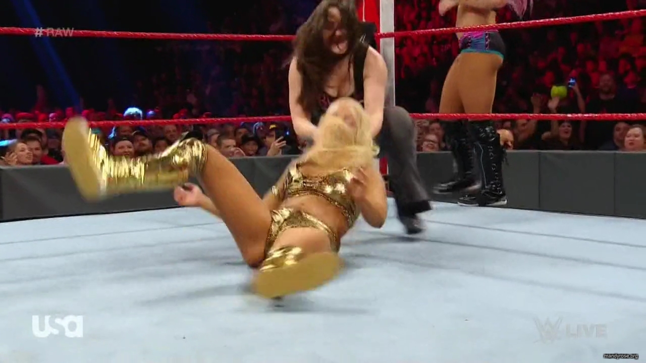WWE_Monday_Night_RAW_2019_08_19_720p_HDTV_x264-KYR_mkv1880.jpg