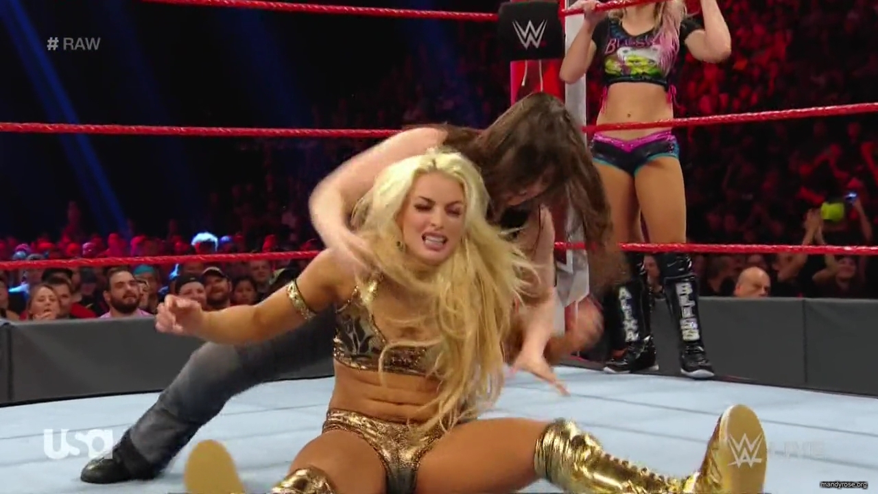 WWE_Monday_Night_RAW_2019_08_19_720p_HDTV_x264-KYR_mkv1881.jpg
