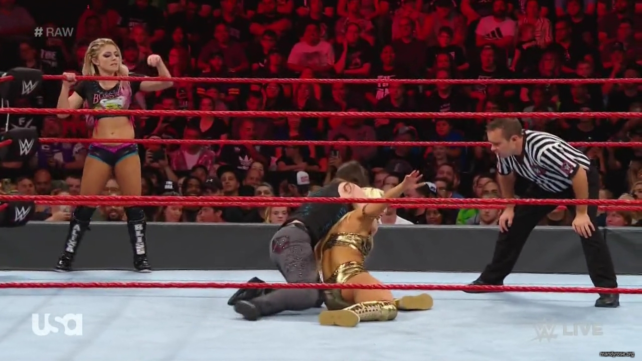 WWE_Monday_Night_RAW_2019_08_19_720p_HDTV_x264-KYR_mkv1882.jpg