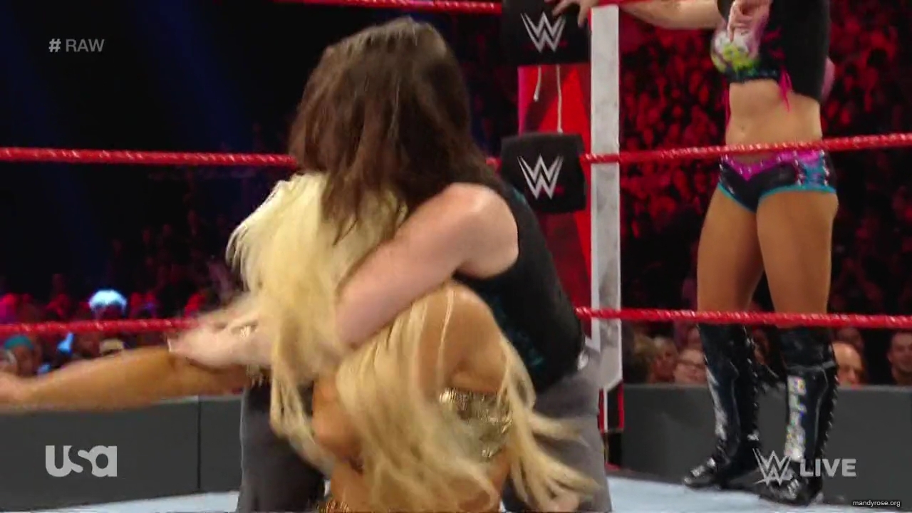 WWE_Monday_Night_RAW_2019_08_19_720p_HDTV_x264-KYR_mkv1883.jpg