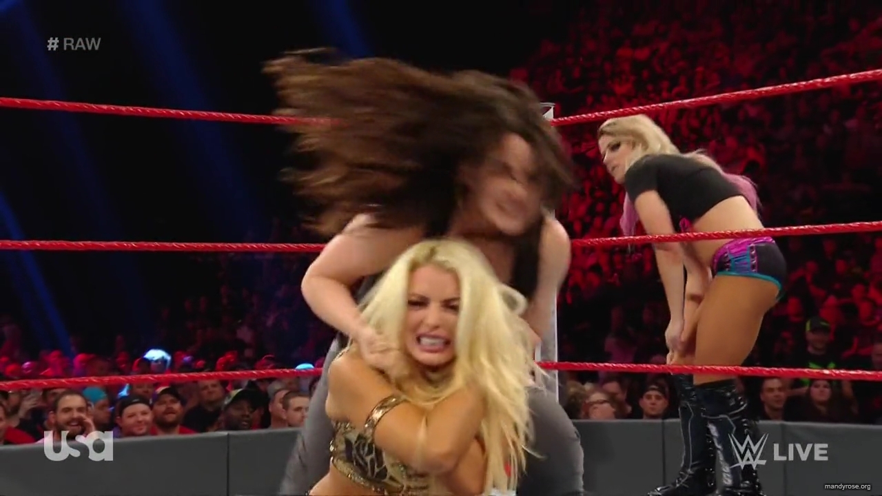 WWE_Monday_Night_RAW_2019_08_19_720p_HDTV_x264-KYR_mkv1885.jpg