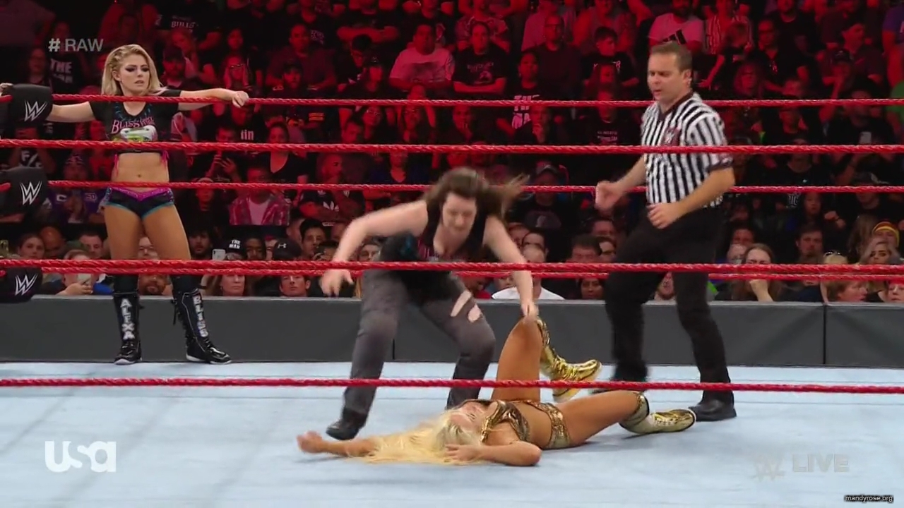 WWE_Monday_Night_RAW_2019_08_19_720p_HDTV_x264-KYR_mkv1901.jpg