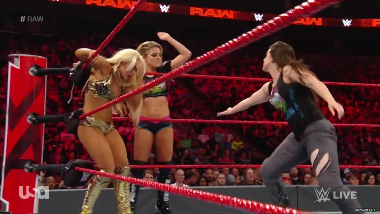 WWE_Monday_Night_RAW_2019_08_19_720p_HDTV_x264-KYR_mkv1907.jpg