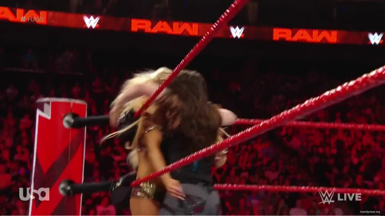 WWE_Monday_Night_RAW_2019_08_19_720p_HDTV_x264-KYR_mkv1912.jpg