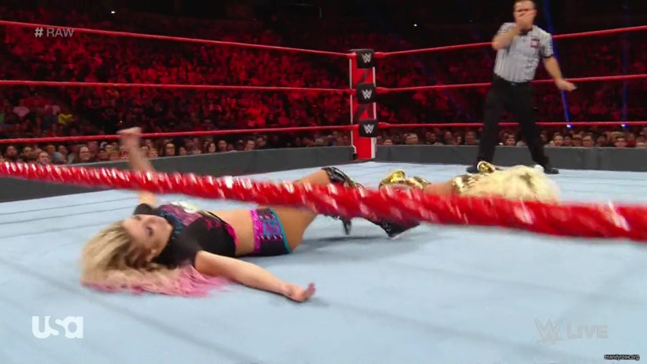WWE_Monday_Night_RAW_2019_08_19_720p_HDTV_x264-KYR_mkv1917.jpg