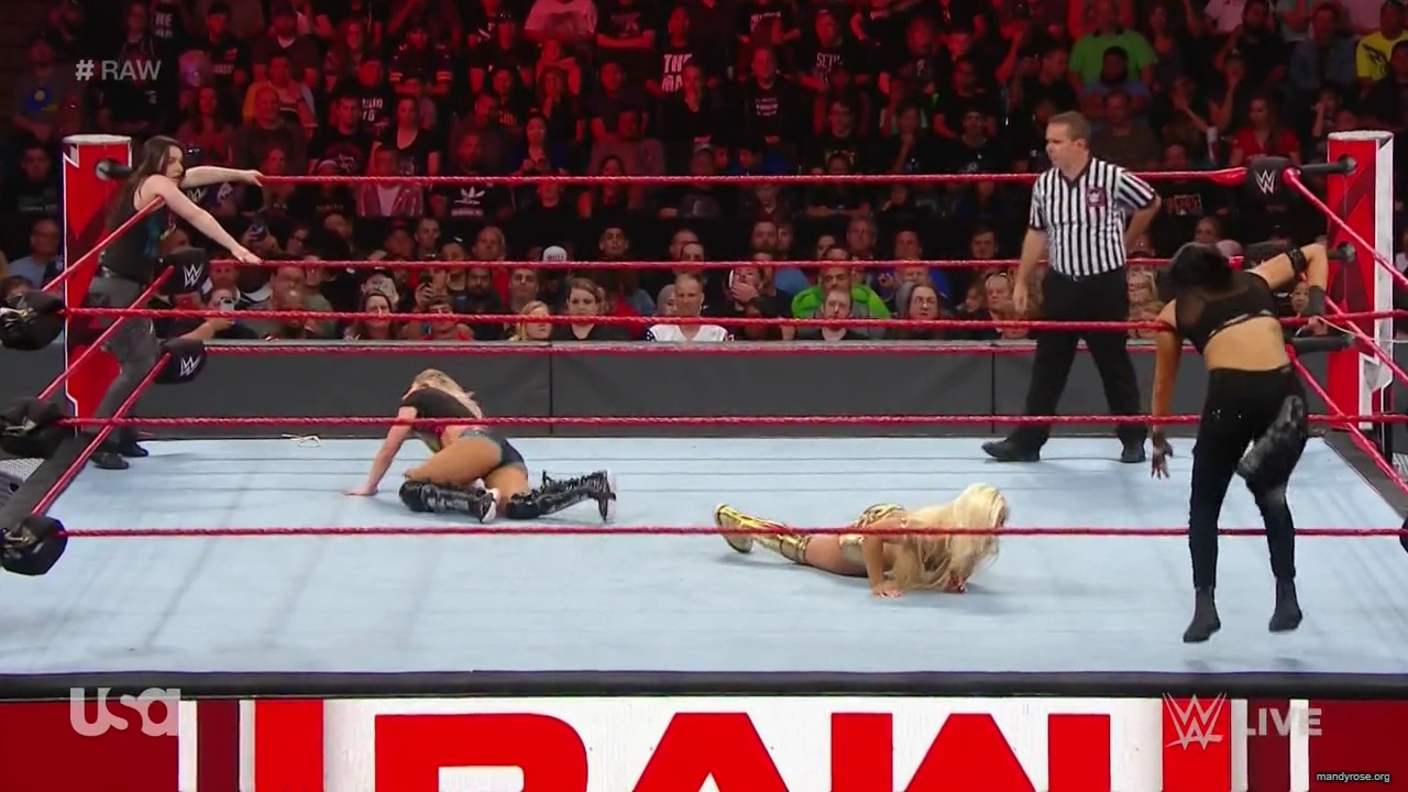 WWE_Monday_Night_RAW_2019_08_19_720p_HDTV_x264-KYR_mkv1932.jpg