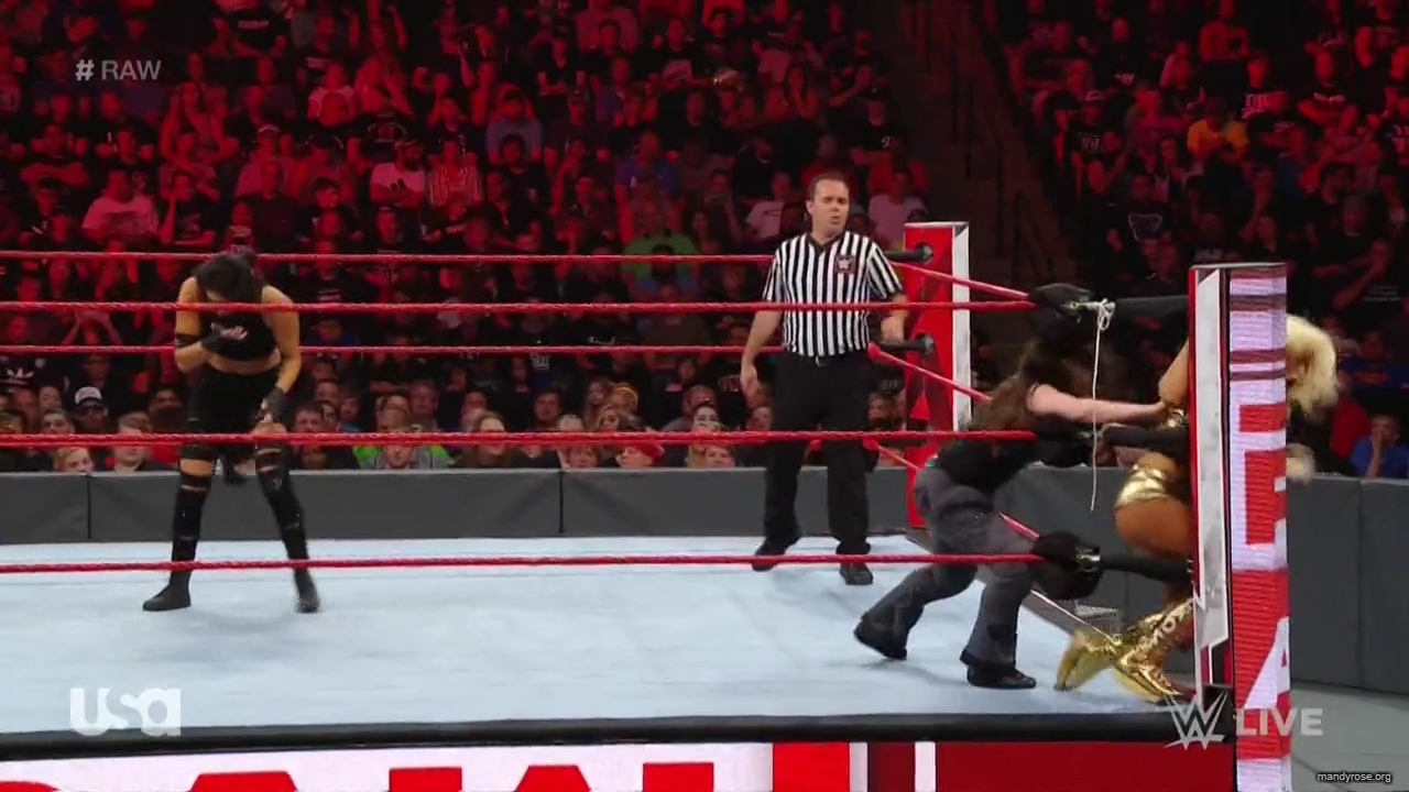 WWE_Monday_Night_RAW_2019_08_19_720p_HDTV_x264-KYR_mkv1959.jpg