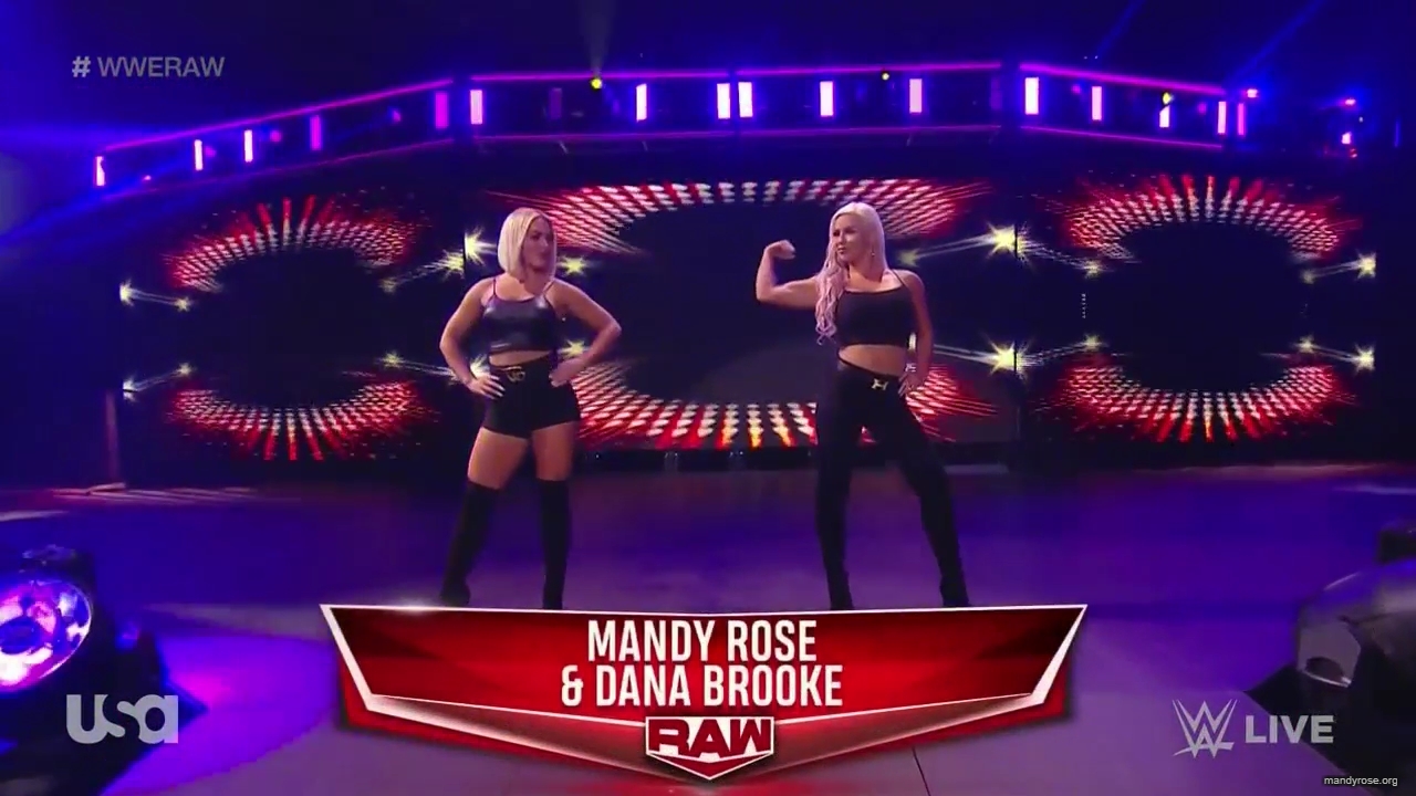 WWE_Monday_Night_Raw_2020_10_12_720p_HDTV_x264-NWCHD_mp40411.jpg