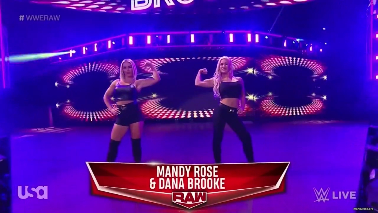 WWE_Monday_Night_Raw_2020_10_12_720p_HDTV_x264-NWCHD_mp40412.jpg