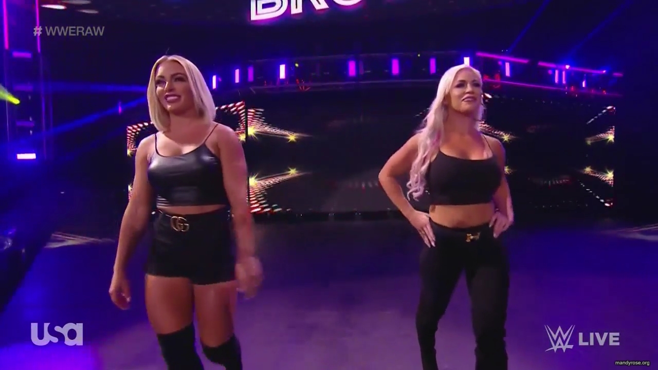 WWE_Monday_Night_Raw_2020_10_12_720p_HDTV_x264-NWCHD_mp40416.jpg