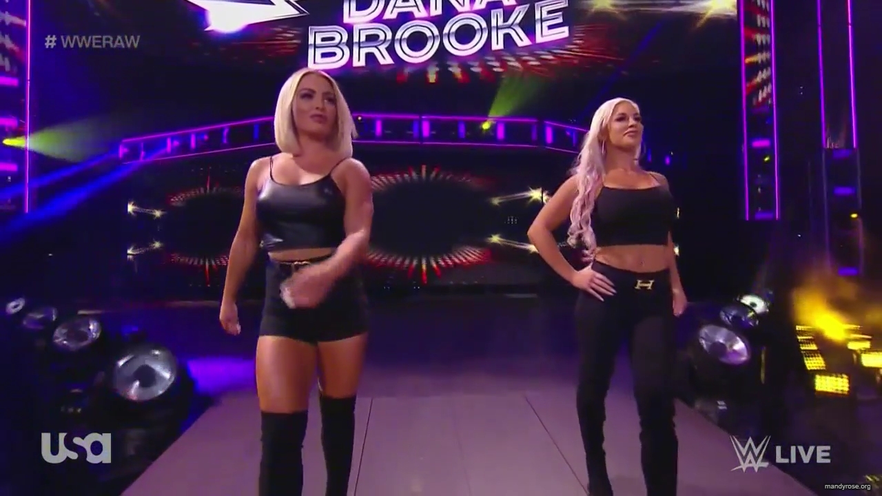WWE_Monday_Night_Raw_2020_10_12_720p_HDTV_x264-NWCHD_mp40418.jpg