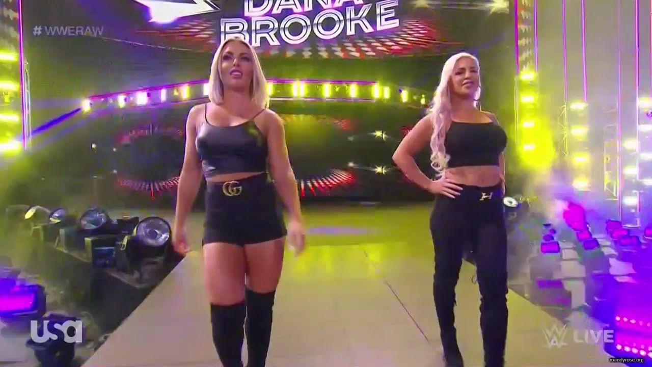 WWE_Monday_Night_Raw_2020_10_12_720p_HDTV_x264-NWCHD_mp40419.jpg